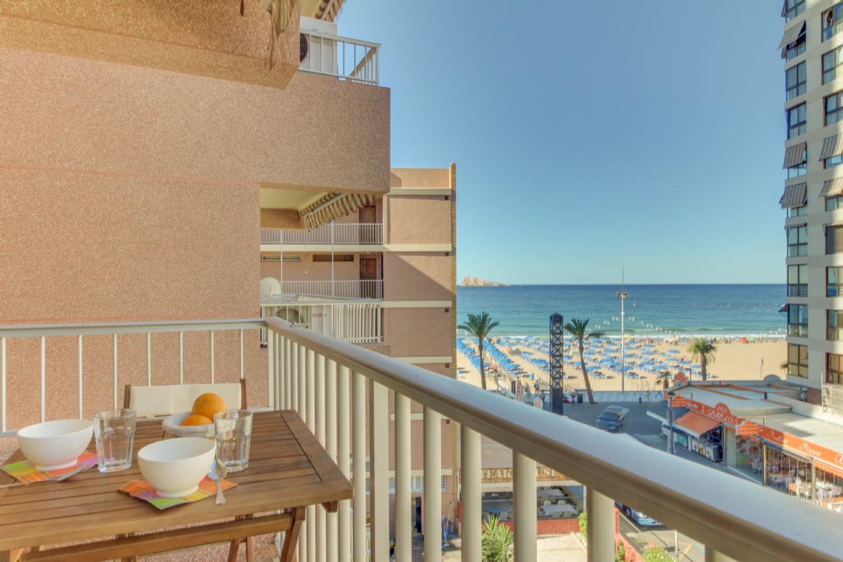 Alquiler vacaciones Apartamento en primera línea de playa, Benidorm, Alicante, Comunidad Valenciana, España