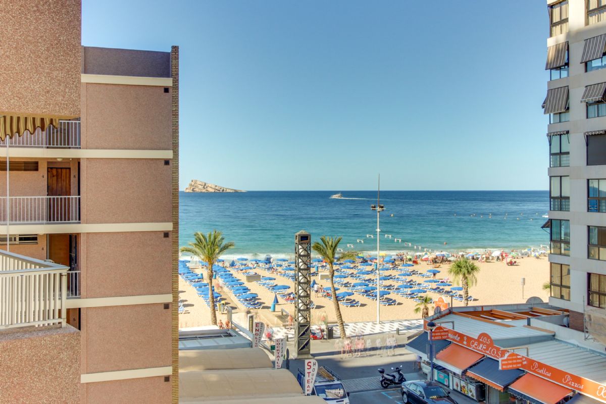 Holiday rentals Frontline beach apartment, Benidorm, Alicante, Comunidad Valenciana, Spain
