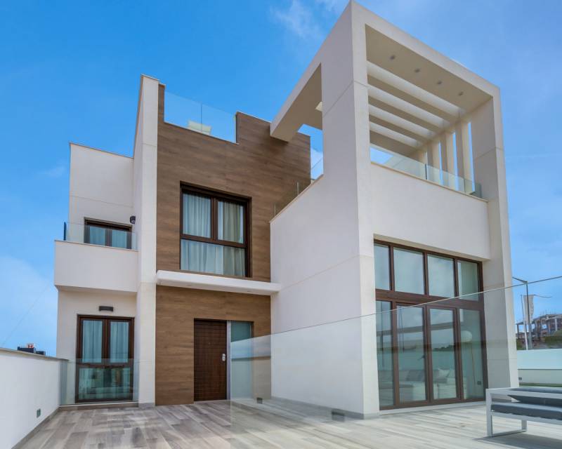 En venta Villa de nueva construcción, Torrevieja, Alicante, Comunidad Valenciana, España