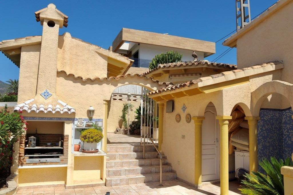 En venta Villa, La Nucía, Alicante, , España