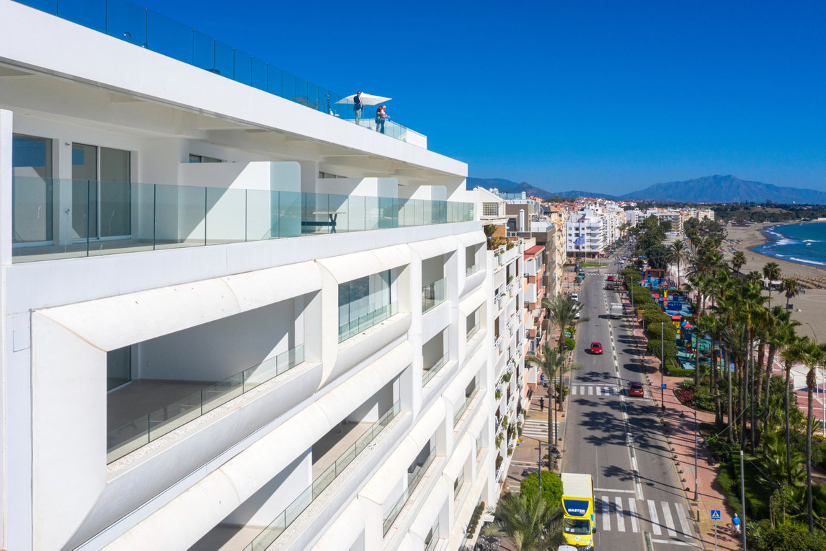 New development middle floor apartment, Estepona, Málaga, Andalucía, Spain